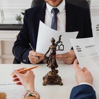 Navigating the Divorce Process: Choosing Between Divorce Solicitors, the Collaborative Process and Mediation
